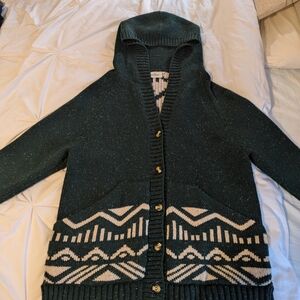 Cozy Green Hooded Cardigan with Pattern